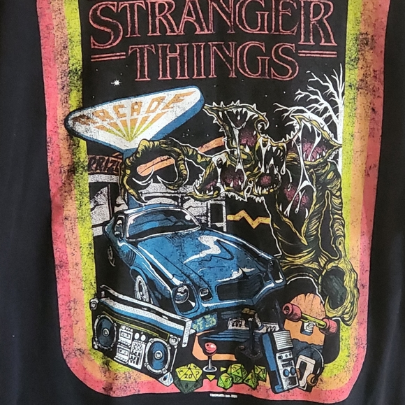 Stranger Things T-Shirt - Picture 3 of 4